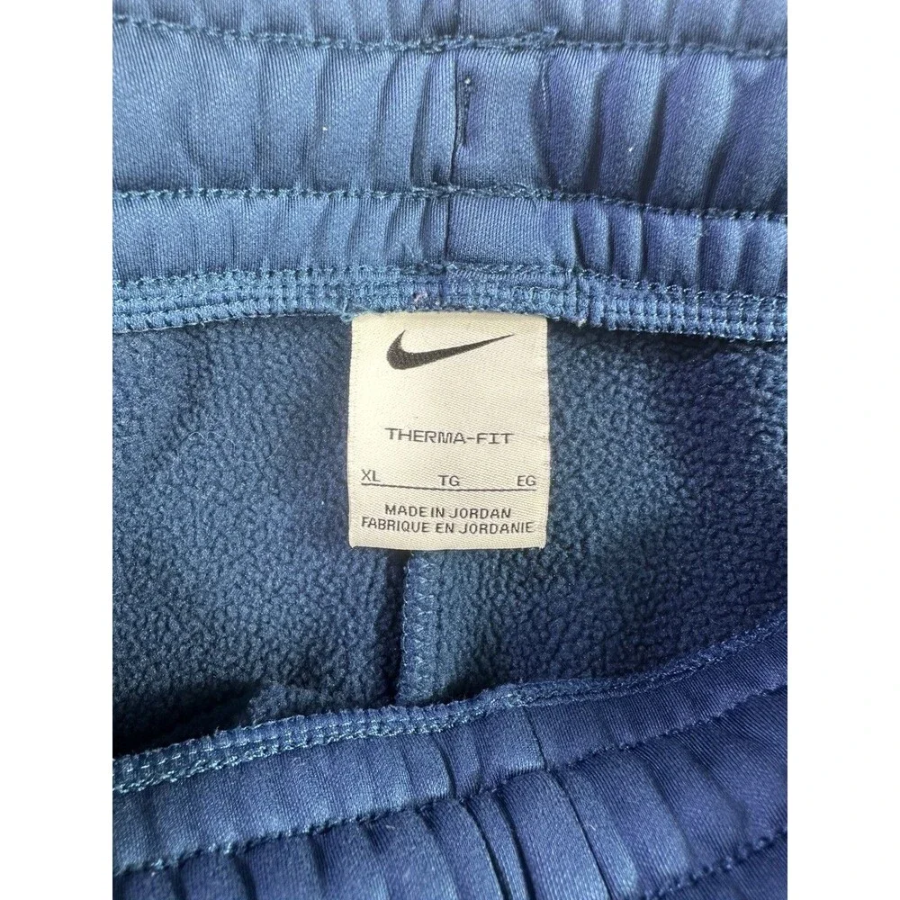 Nike women therma